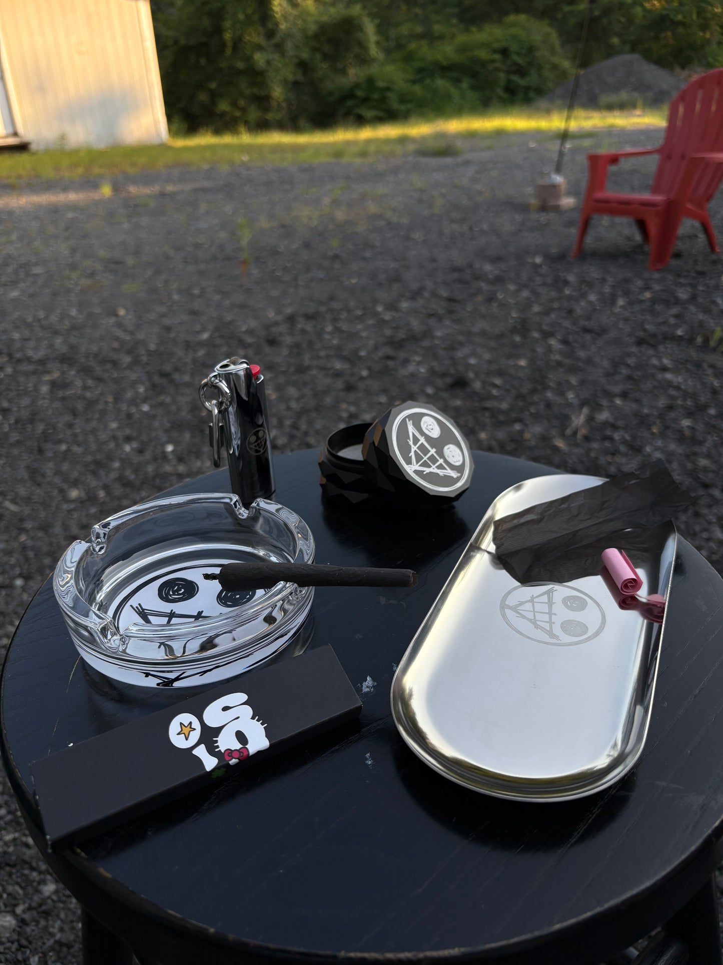 BLACK ALUMINUM “FAKE SMILE” GRINDER