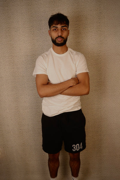 BLACK "BOLD 304" SWEATSHORTS