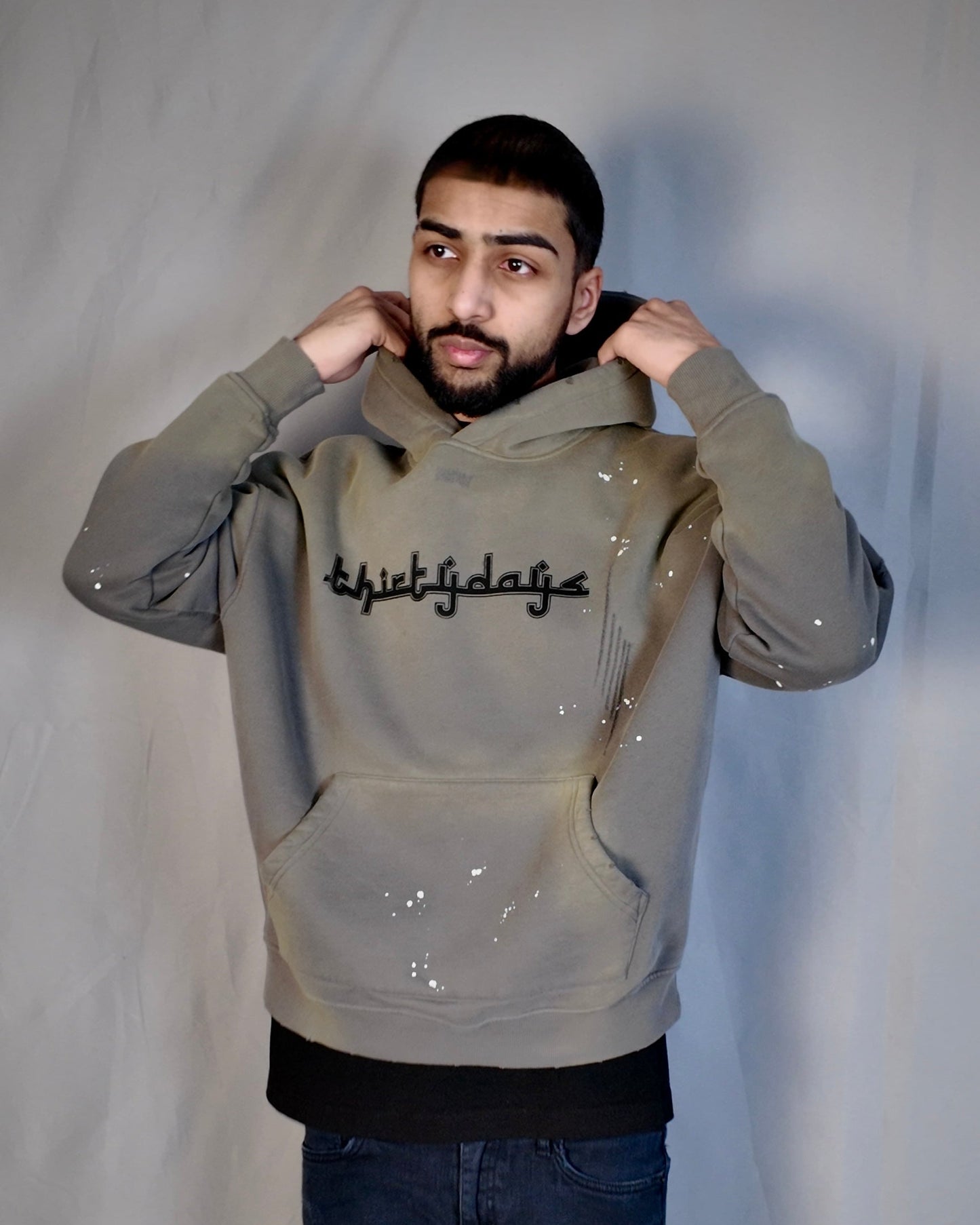 "thirtydays" STONE GREY ARABIC HOODIE